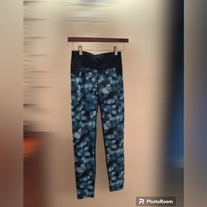 Sweaty Betty x ModelFIT Blurry Dot Leggings - Limited Edition - Size Small